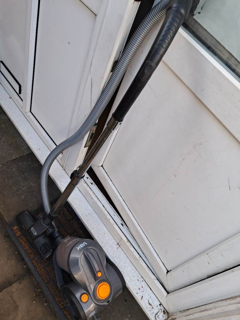 Vax power 4 vacuum cleaner 