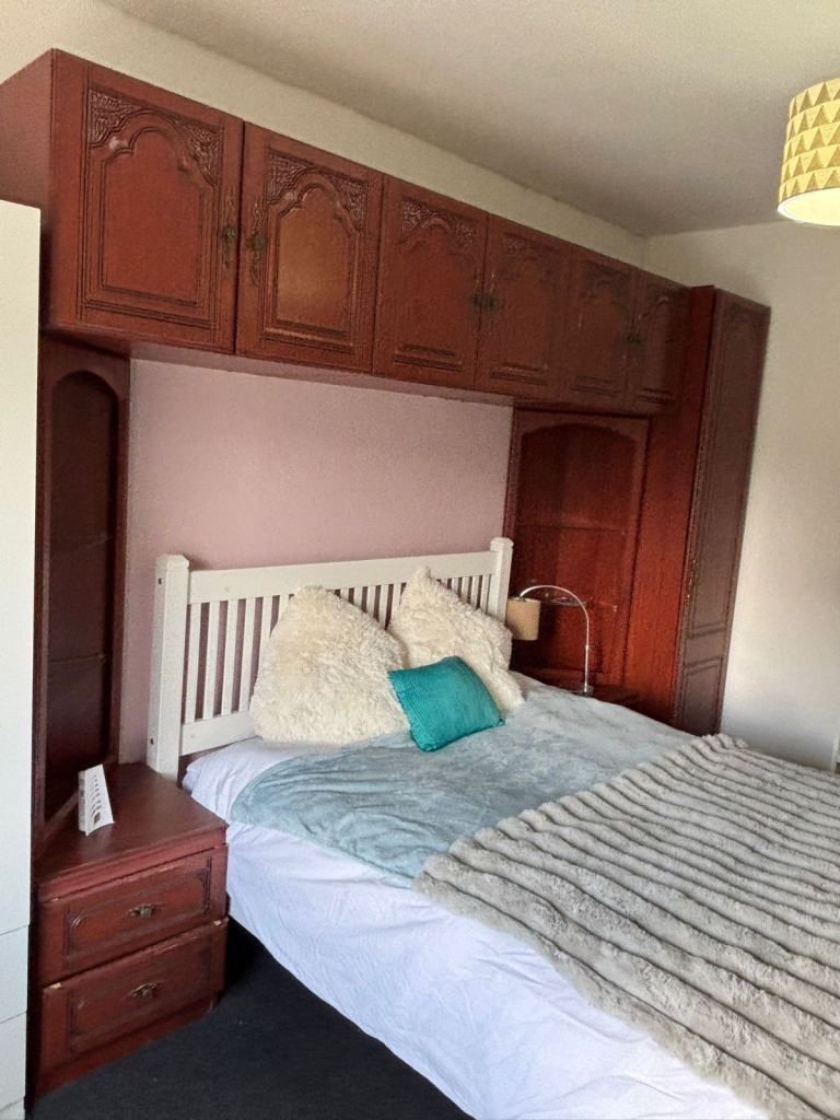 Room near Edgware town centre 