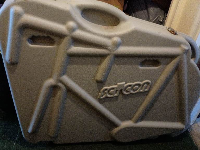 (RRP £350) Hard shell bike carrier suitcase case