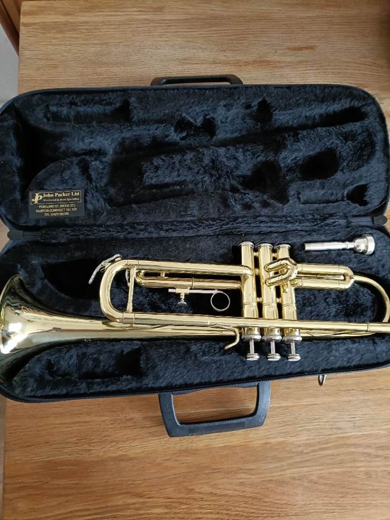 Jupiter JTR300 Trumpet with mouthpiece carry case 