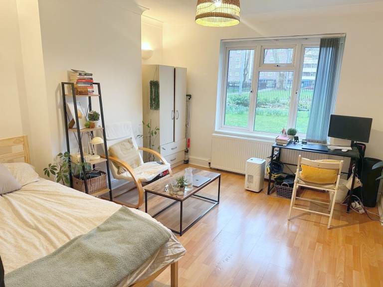 Ground Floor Studio Flat to Rent, Queensbridge Road, Hoxton E2