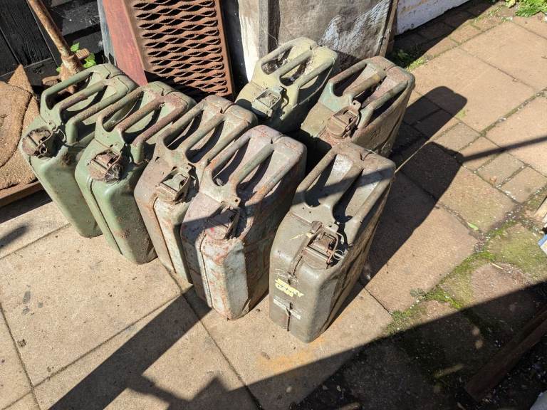 20 litre jerry fuel cans