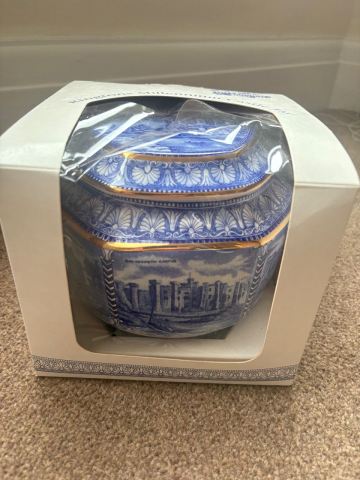 Ringtons Millennium Castle Jar（2000年限定） Ringtons Millennium Castle Jar – Blue & White Ceramic, New in Box