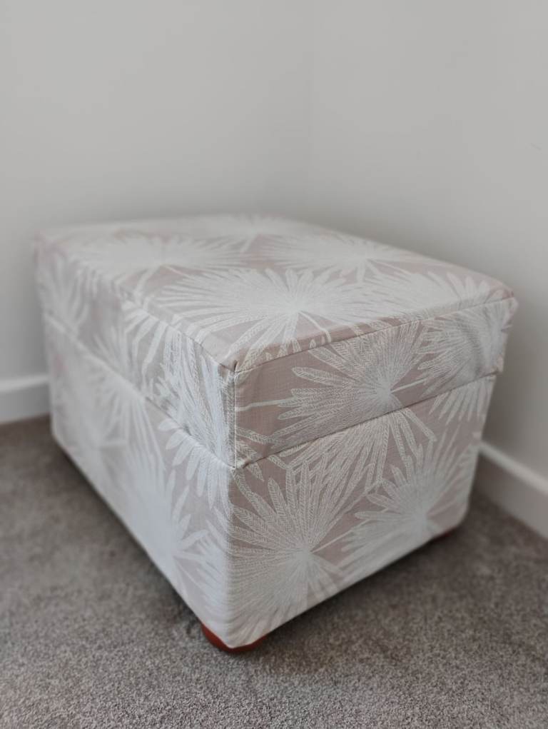 Pouffe Storage box