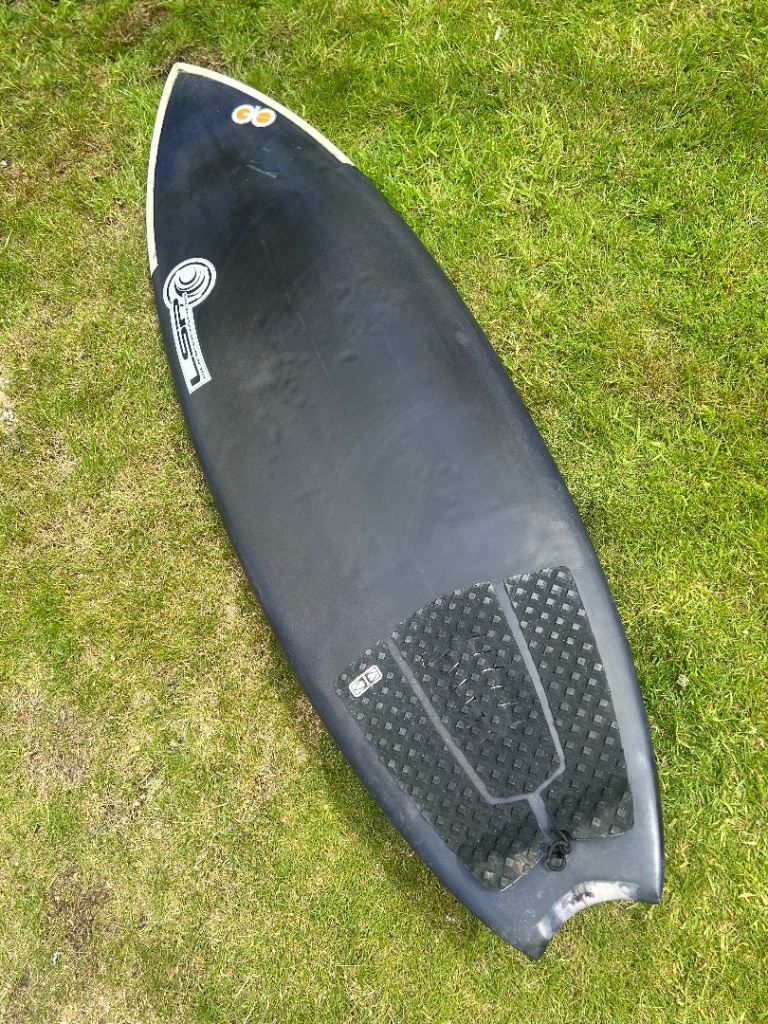 Quad fin LSP 5'6 Surfboard – Black, Fair Condition