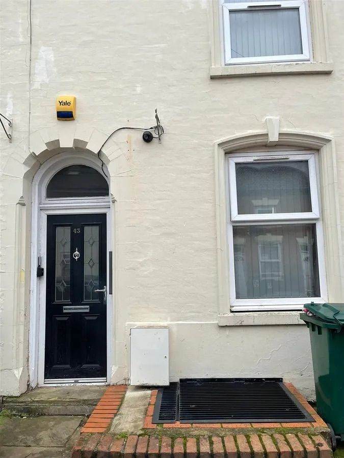 Furnished double room in a shared house