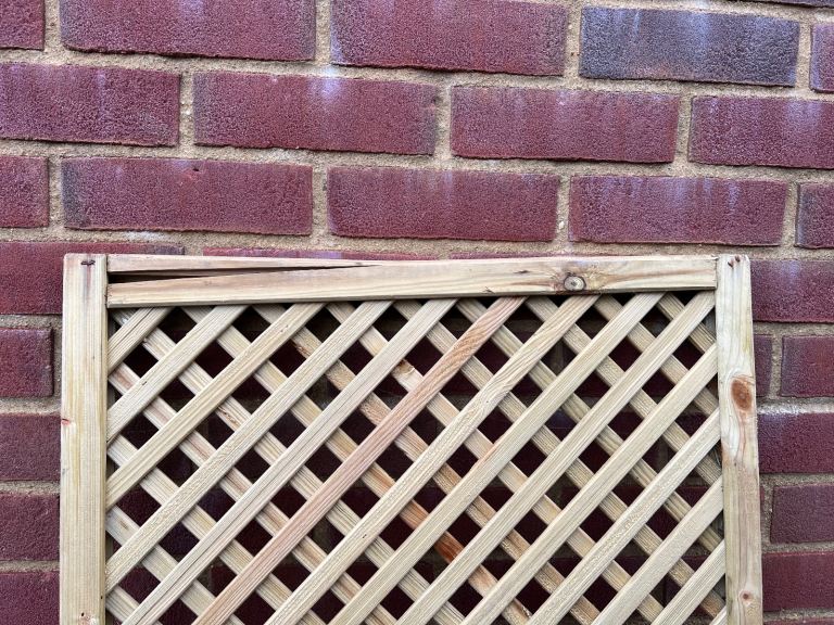 183cm x 60cm (6x2) Elite Privacy Diamond Trellis/Lattice Garden Screening Wood Fence