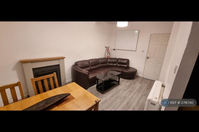 2 bedroom house in Broxtowe Avenue, Nottingham, NG8 (2 bed) (#2718740)