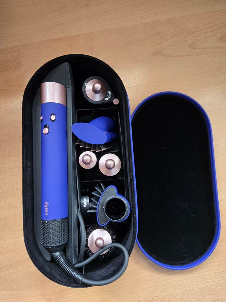 Dyson airwrap multi-styler Complete,  with box, as good as new