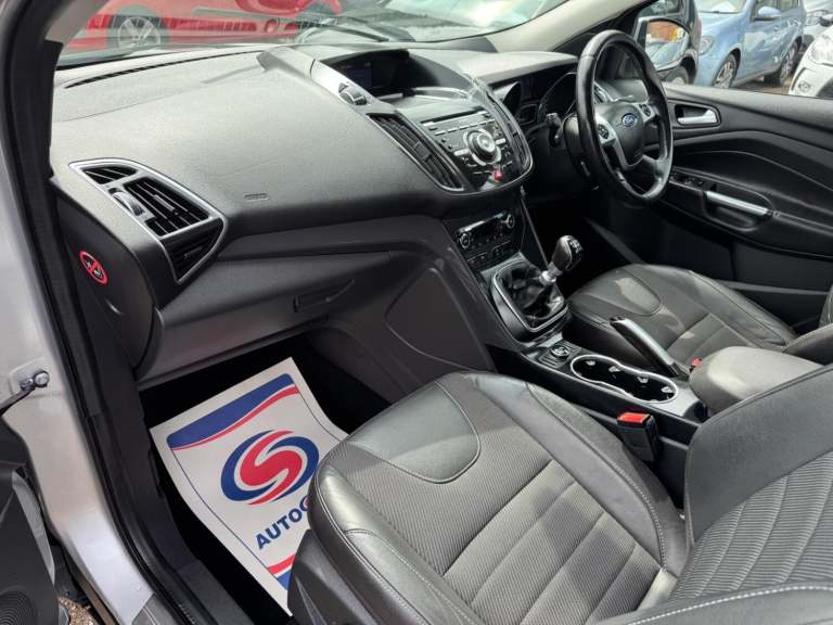 FORD KUGA 2.0 TDCi Titanium 2015