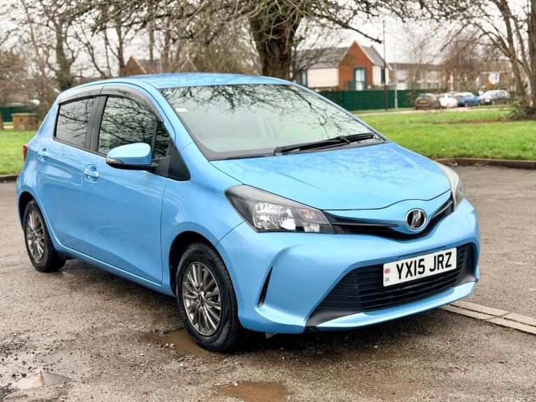 2015 Toyota Yaris 1.33 VVT-i Design 5dr CVT Hatchback Petrol Automatic