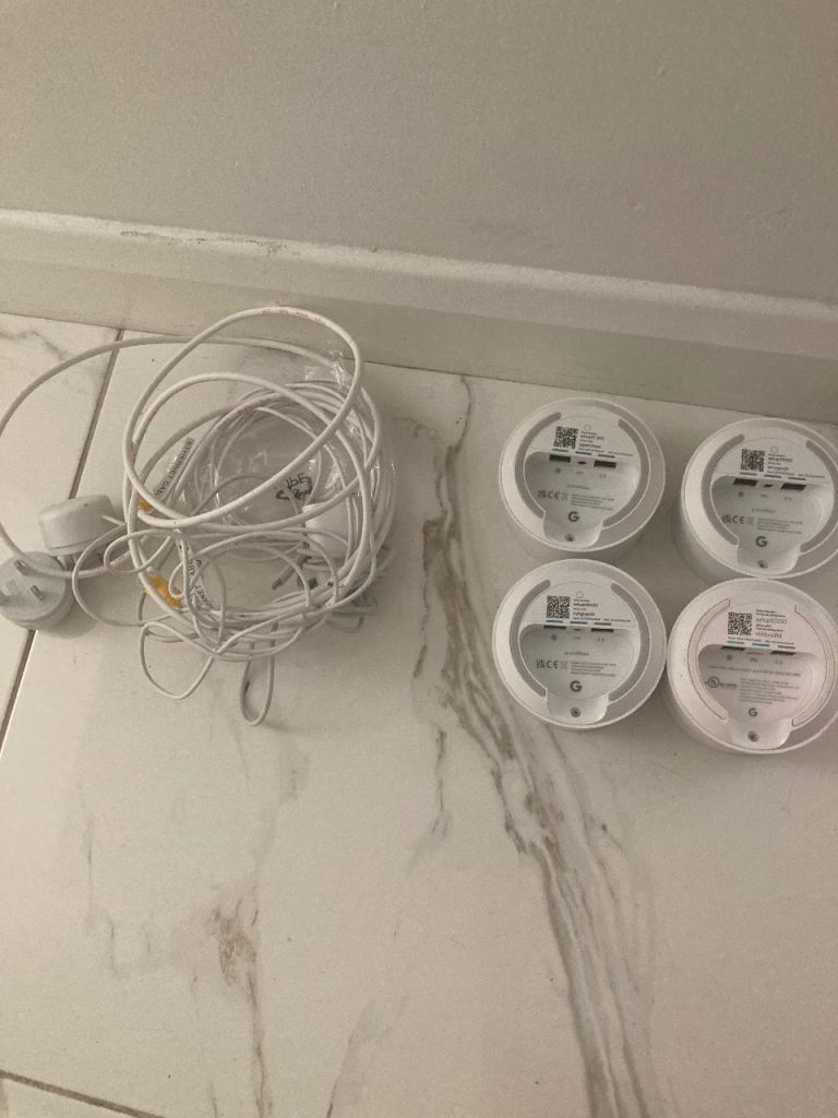 Google mesh router home network x 4 hubs - Make me an offer.