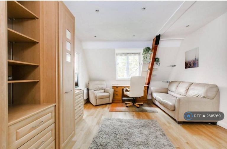 1 bedroom flat in Collingham Gardens, London, SW5 (1 bed) (#2816269)