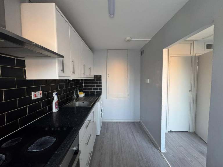 🏡 Single In Whitechapell 🏡🗝