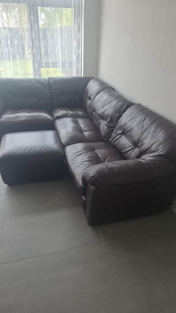 Comfortable Brown Leather Corner Sofa – Good Condition