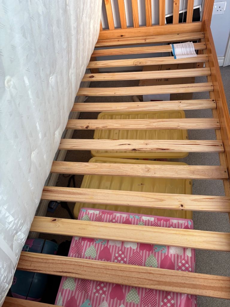 Single bed with mattress 