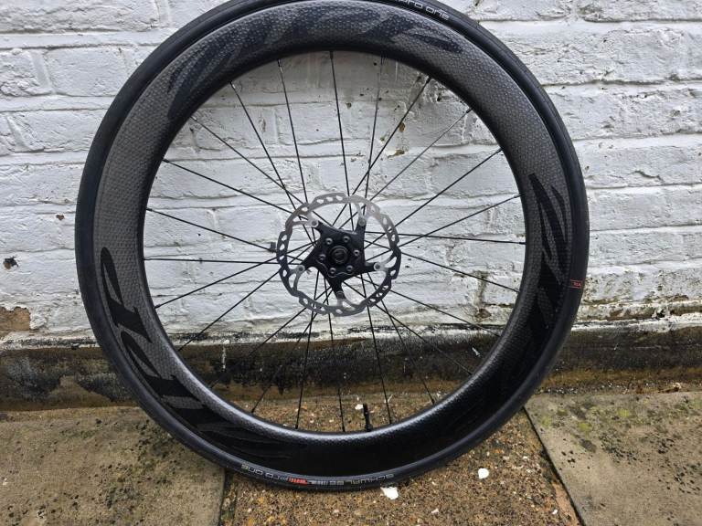 Zipp 404 Firecrest Carbon Disc Brake Wheel  Set (Tubeless) – Good Condition