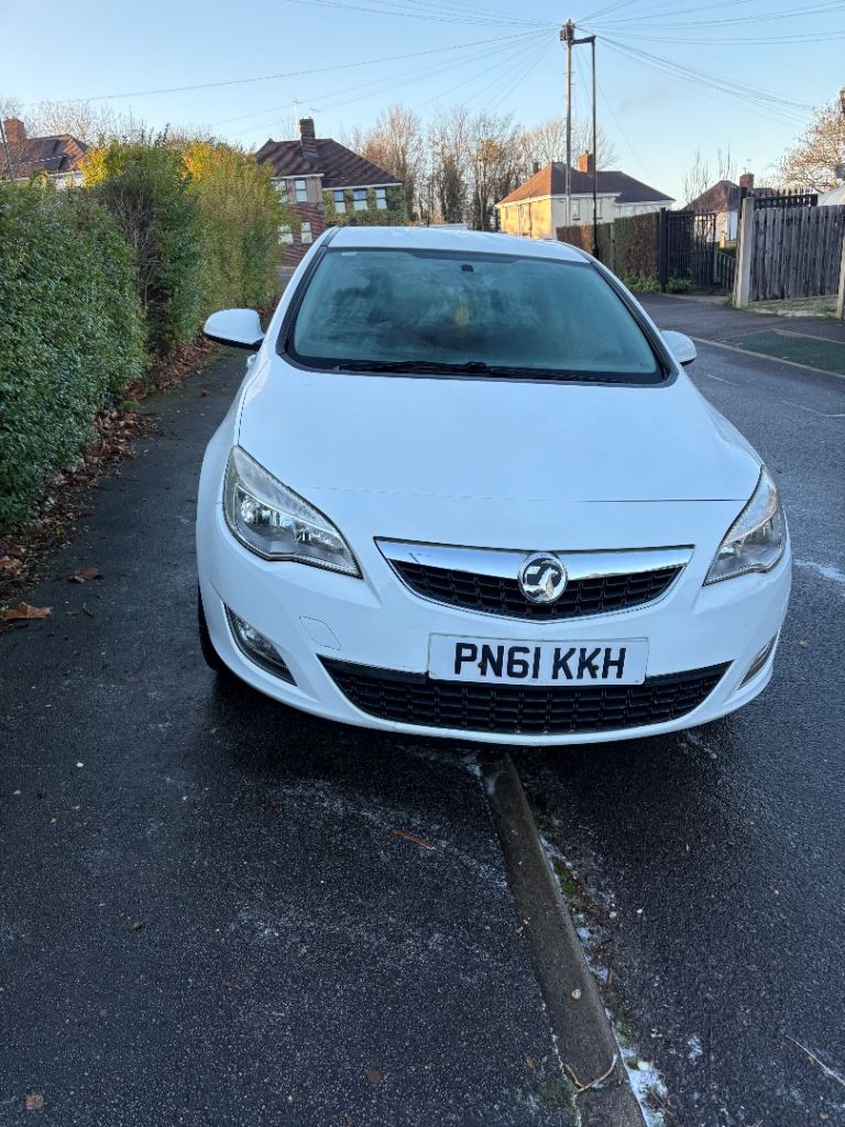 Vauxhall, ASTRA, Hatchback, 2011, Manual, 1398 (cc), 5 doors