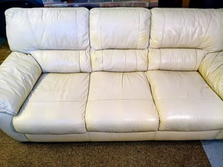  3 Piece Cream Leather Suite in good condition