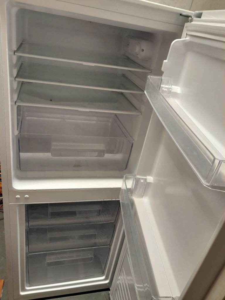 Fridge freezer 