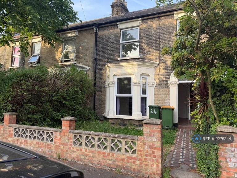 4 bedroom house in Wentworth Road, London, E12 (4 bed) (#2276244)