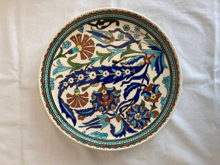Vintage Turkish ceramic plate – Iznik style