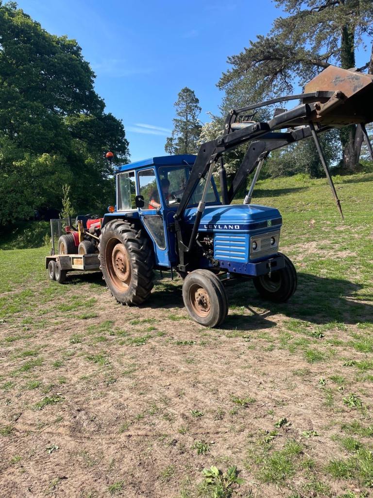 Leyland 270 tractor 