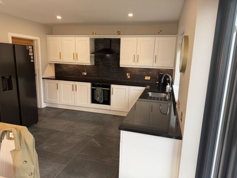 Kitchen Units for sale Derry