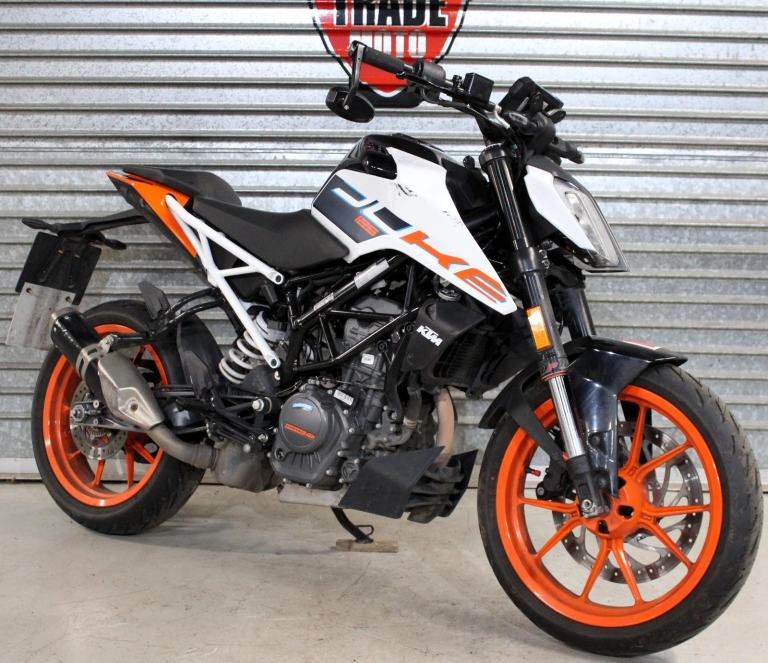 2024 73 KTM DUKE 125 ABS LEARNER LEGAL TRADE SALE 7K WHITE/ORANGE NEW MOT RIDES
