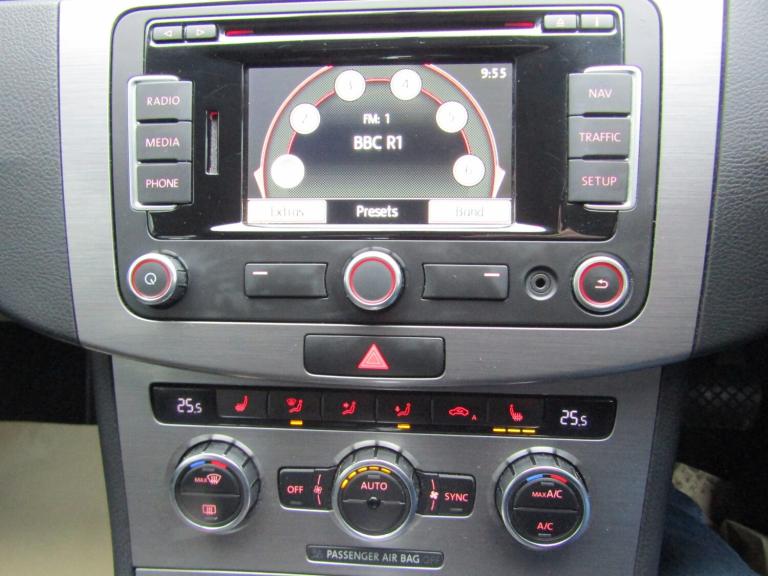 Volkswagen Passat 2.0 TDI Bluemotion Tech Executive Auto Estate GREAT CONDITION