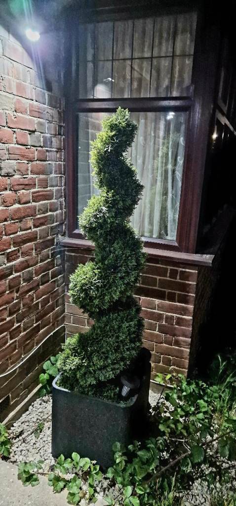 Spiral tree (artificial) with pot, outside decoration