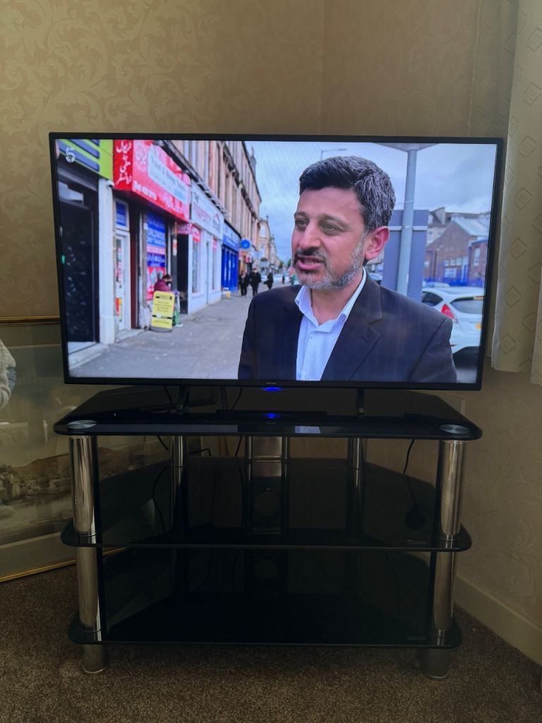 Technika 40 inch LED TV 