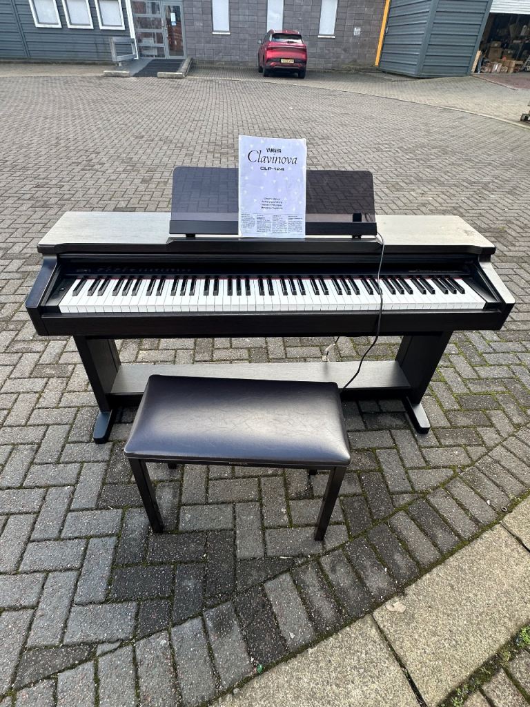 ***REDUCED***Yamaha Clavinova CLP-124 Digital Piano