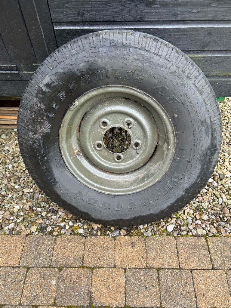 Landrover wheels.
