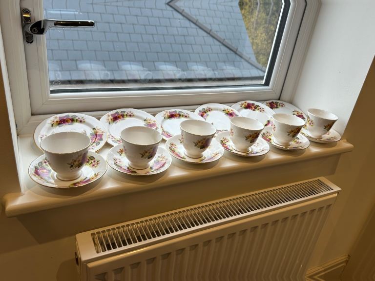 Antique Vintage Gainsborough Bone China dinner set x18