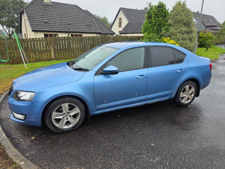 Skoda, OCTAVIA, Hatchback, 2015, Semi-Auto, 1598 (cc), 5 doors