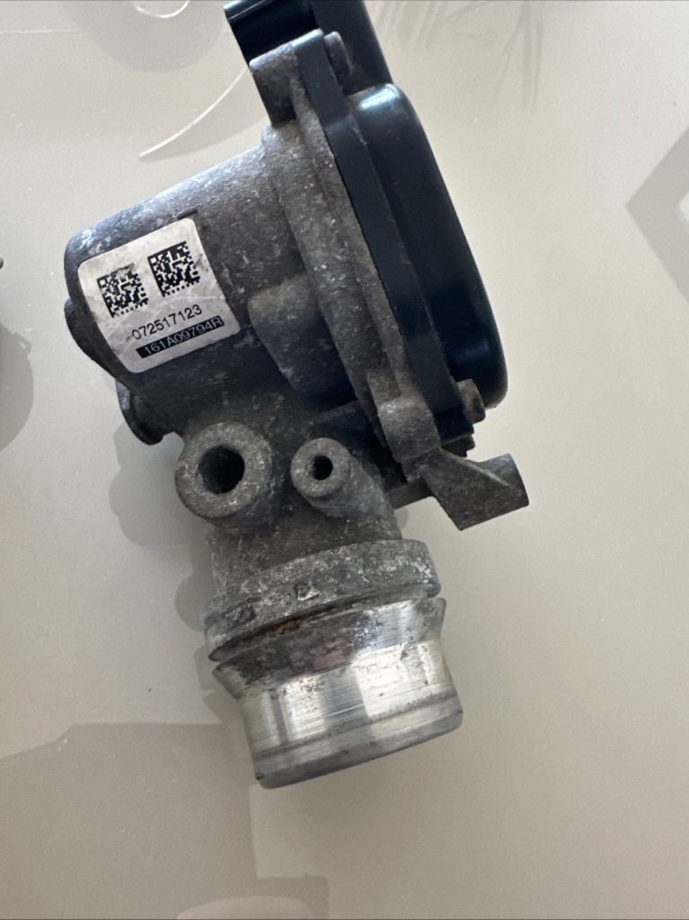 Mercedes A class W176 throttle body