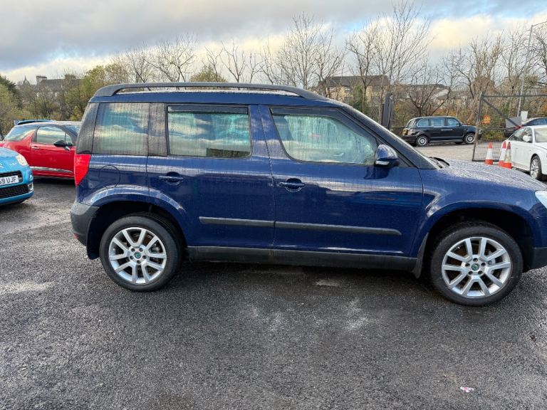  2011 Skoda, YETI 2.0 diesel elegance tdi  4x4 fsh 2 keys mot 1 year  125,000 Miles F S   H