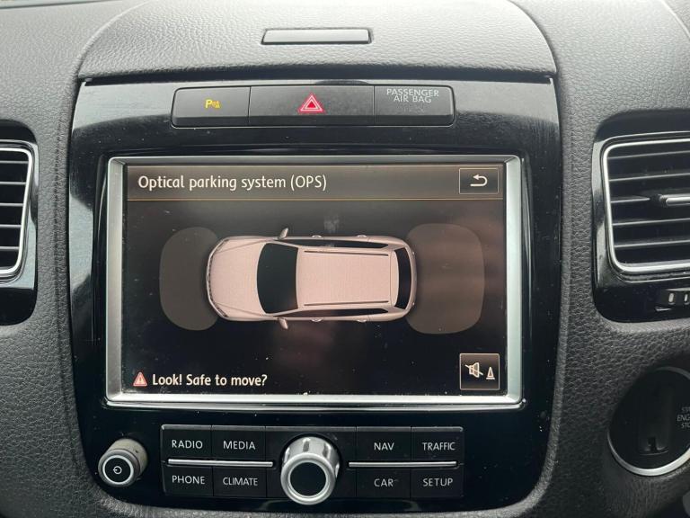 2014 Volkswagen Touareg 3.0 TDI V6 BlueMotion Tech R-Line Tiptronic 4WD Euro 5 (s/s) 5dr ESTATE D...