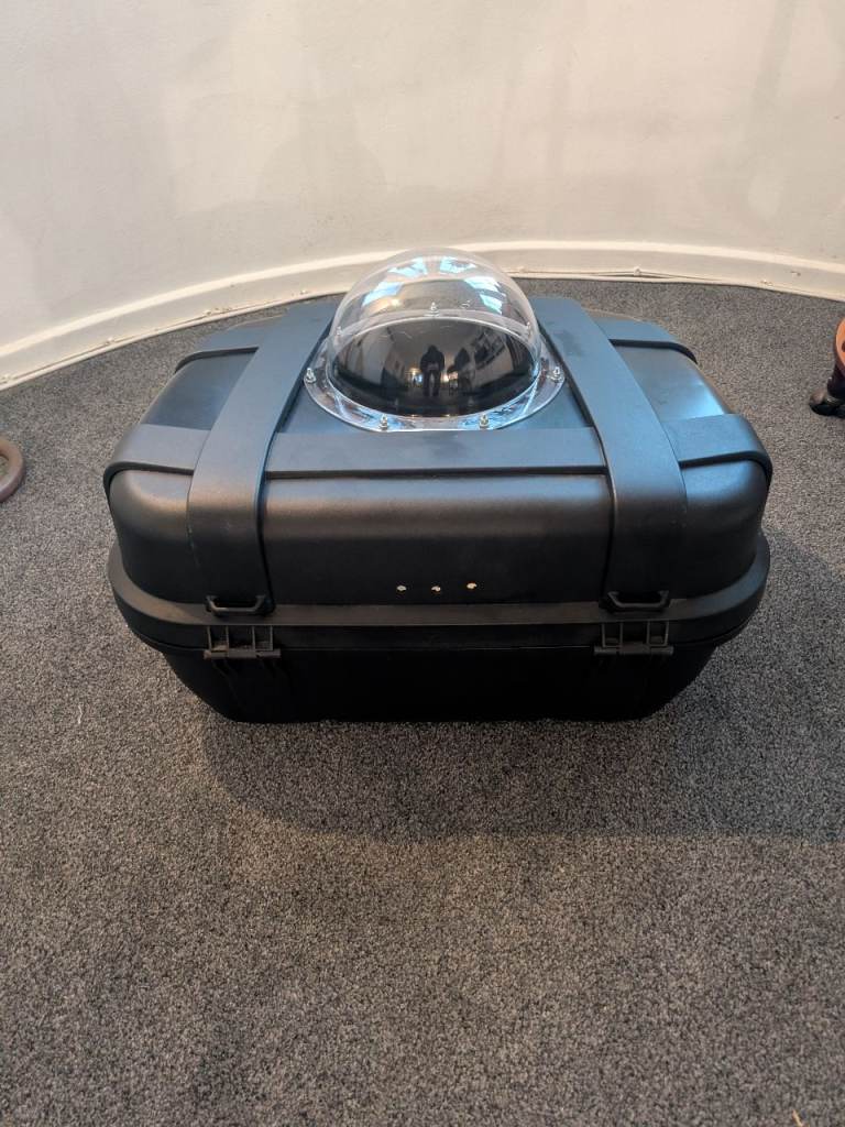 Givi custom pet carrier trekker 52L black monokey top box