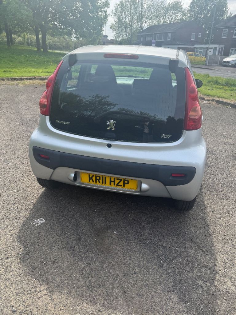 Peugeot, 107, Hatchback, 2011, Manual, 998 (cc), 5 doors