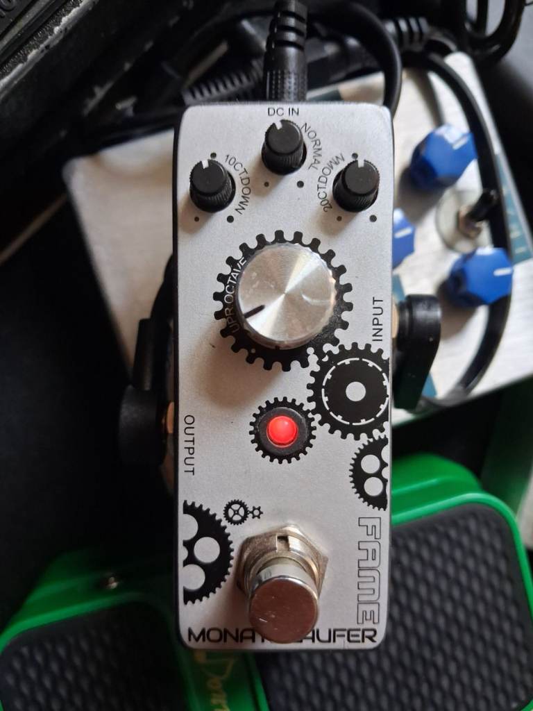Fame Monatsläufer Octaver Pedal – Compact Mini Octave Pedal