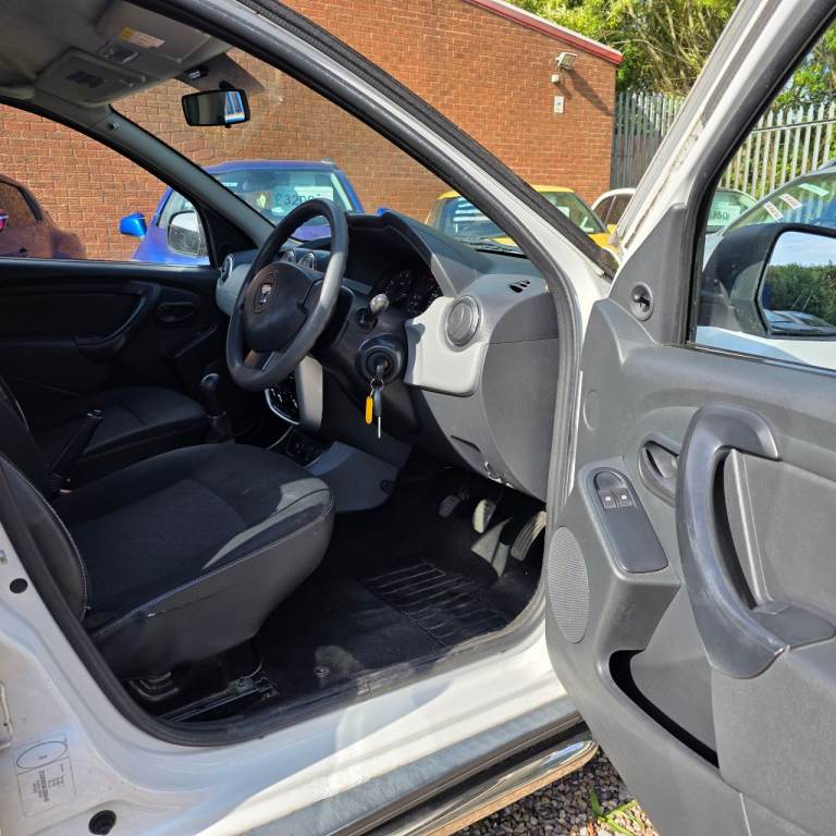 DACIA DUSTER ACCESS 4X2 MODEL 1.6 PETROL 105 BHP LOW MILES 65K 12 MONTHS MOT&FULL HISTORY SERVICE!!!