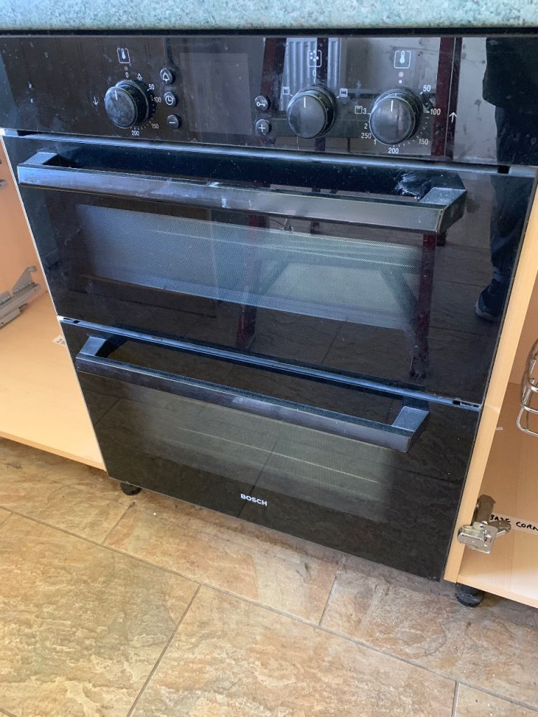 Bosch 4kw electric fan oven and matching hob