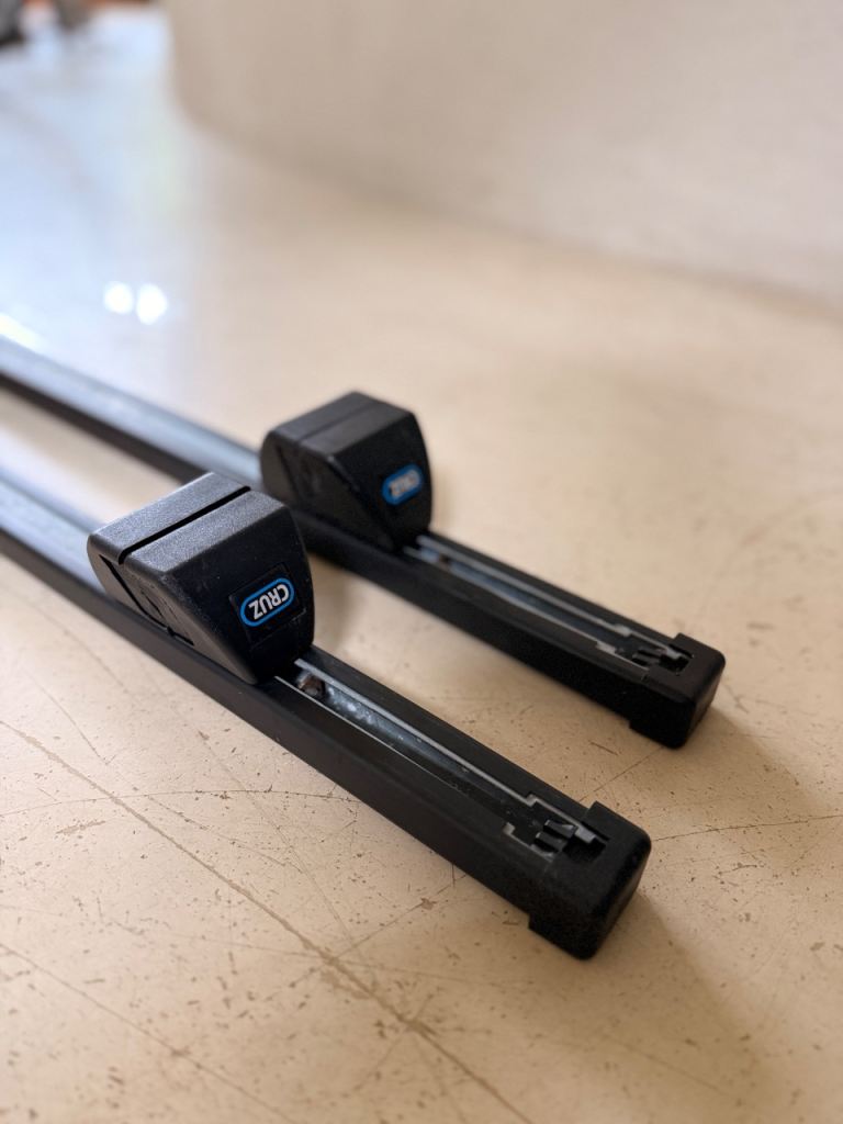 Cruz roof bars 130cm (pair)