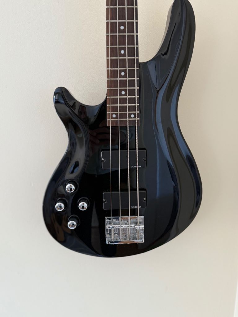 (**Left handed**) Schecter Diamond Series, Omen 4 bass guitar 