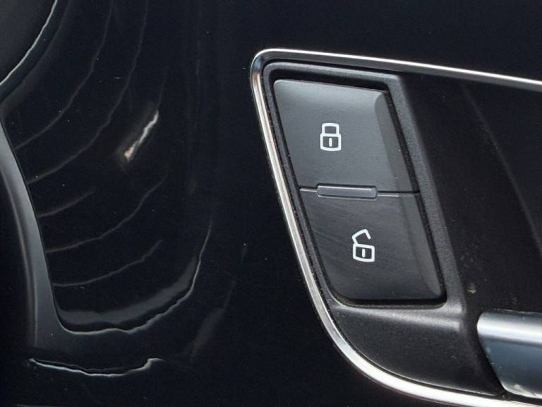 2015 Audi A6 Avant 2.0 TDI ultra Black Edition Estate 5dr Diesel S Tronic Euro 6 (s/s) (190 ps Es...