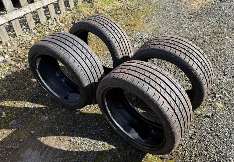 BMW 5 Series Winter Tyres – 19” Staggered Set (Excellent Tread)