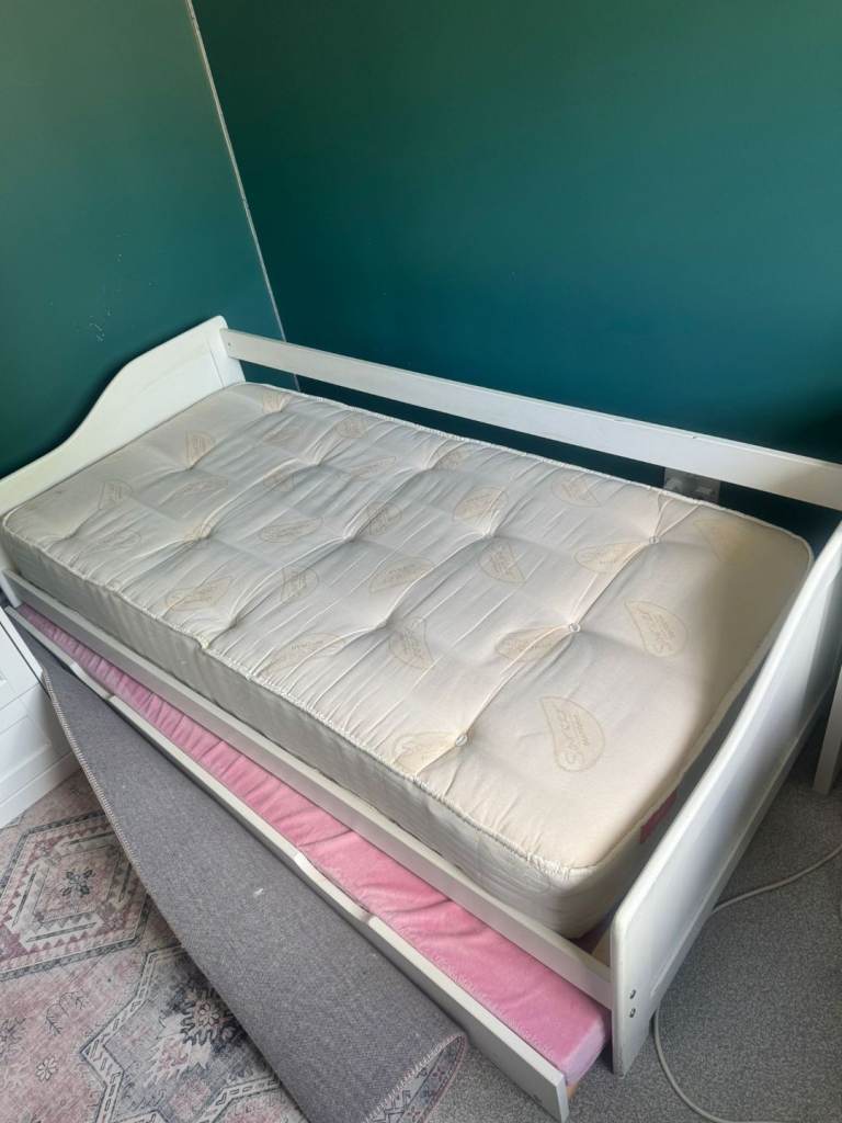 White Wooden Day Bed with Pull-Out Trundle & Mattress