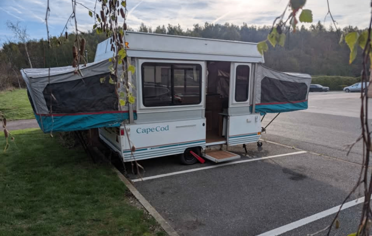 Folding/Pop up Camper - Coleman Capecod 